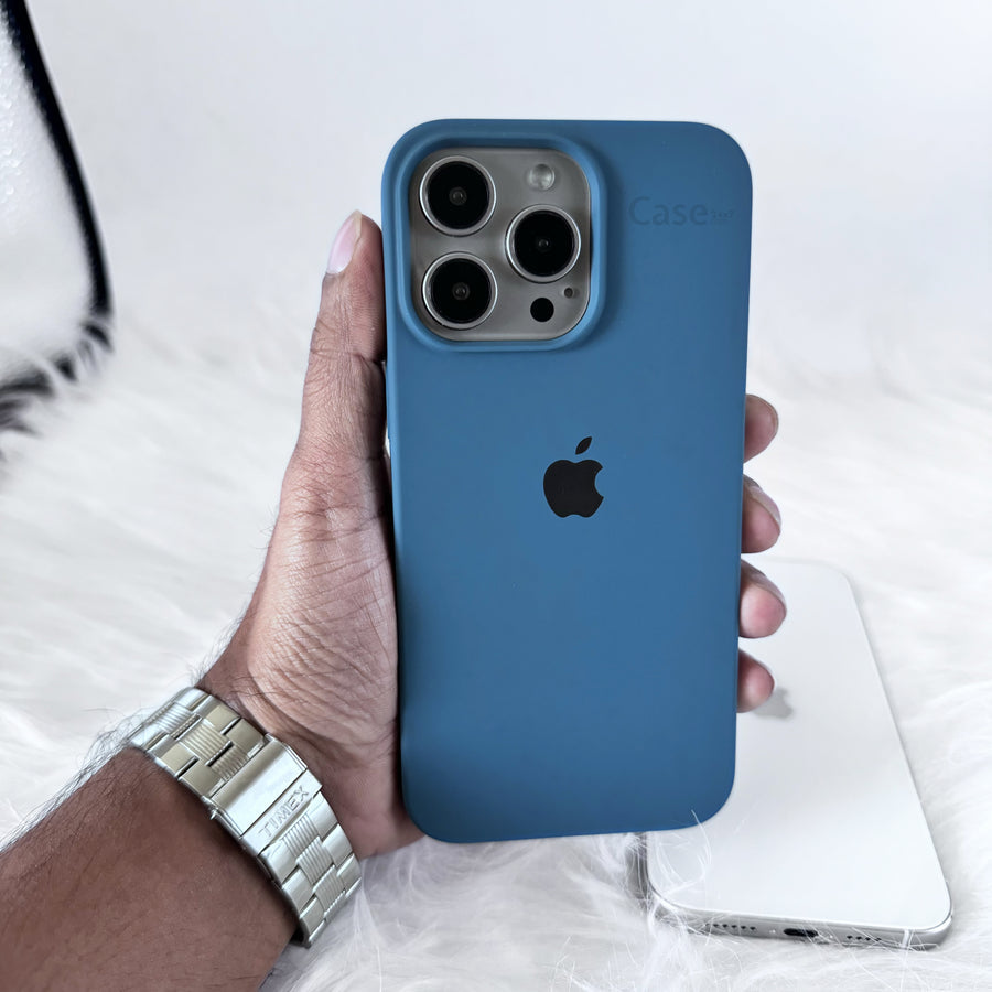 Estuche – Silicona Suave azul marino para iPhone 16 pro