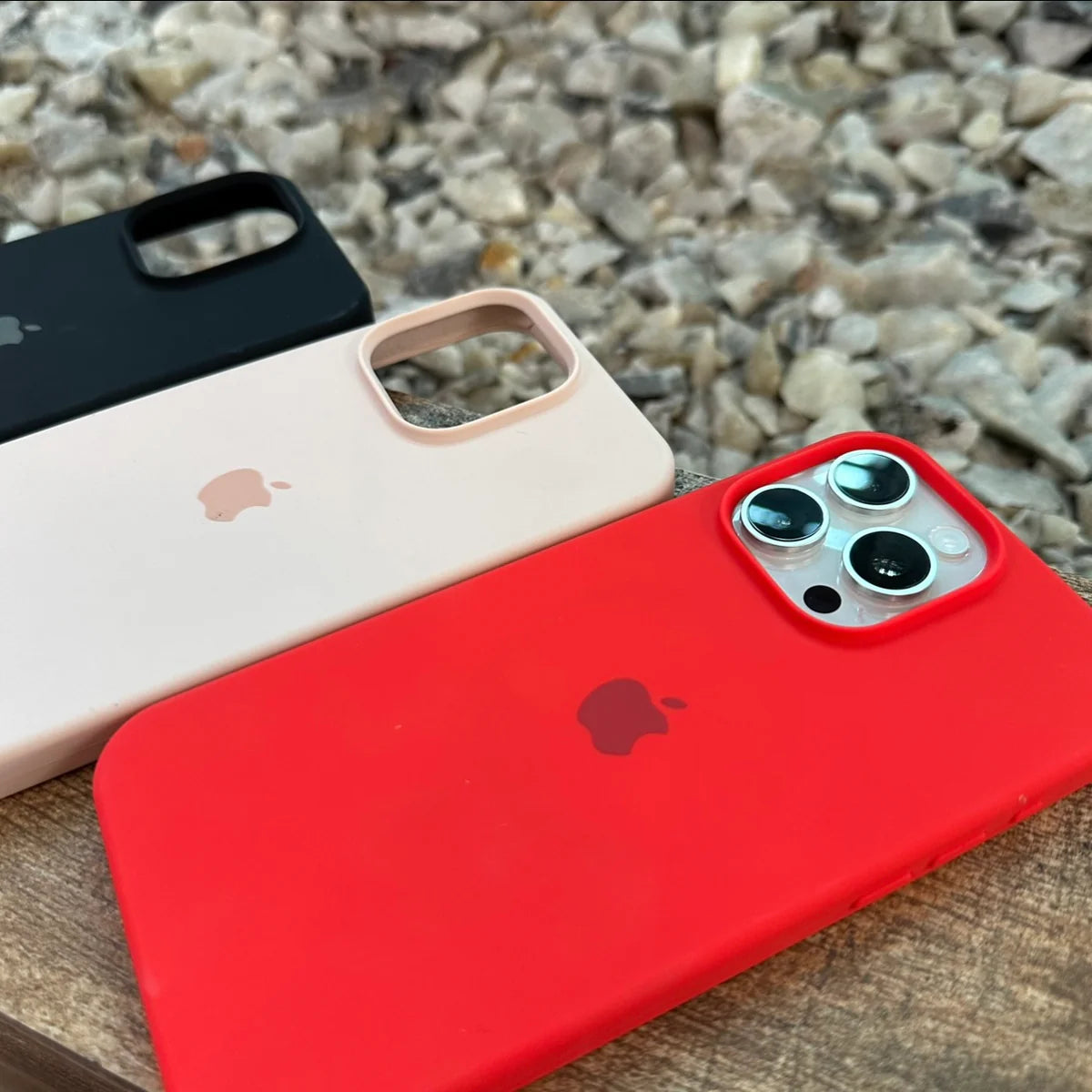 Estuche – Silicona Suave rojo para iPhone 16 Pro Max
