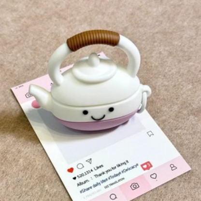Estuche – Tetera Cute Morada para AirPods 4