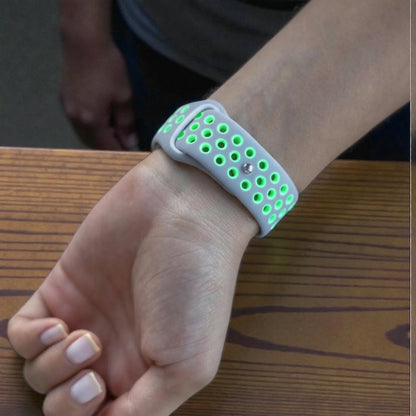 Pulsera - Deportiva Nike gris con agujeros verdes para Apple Watch