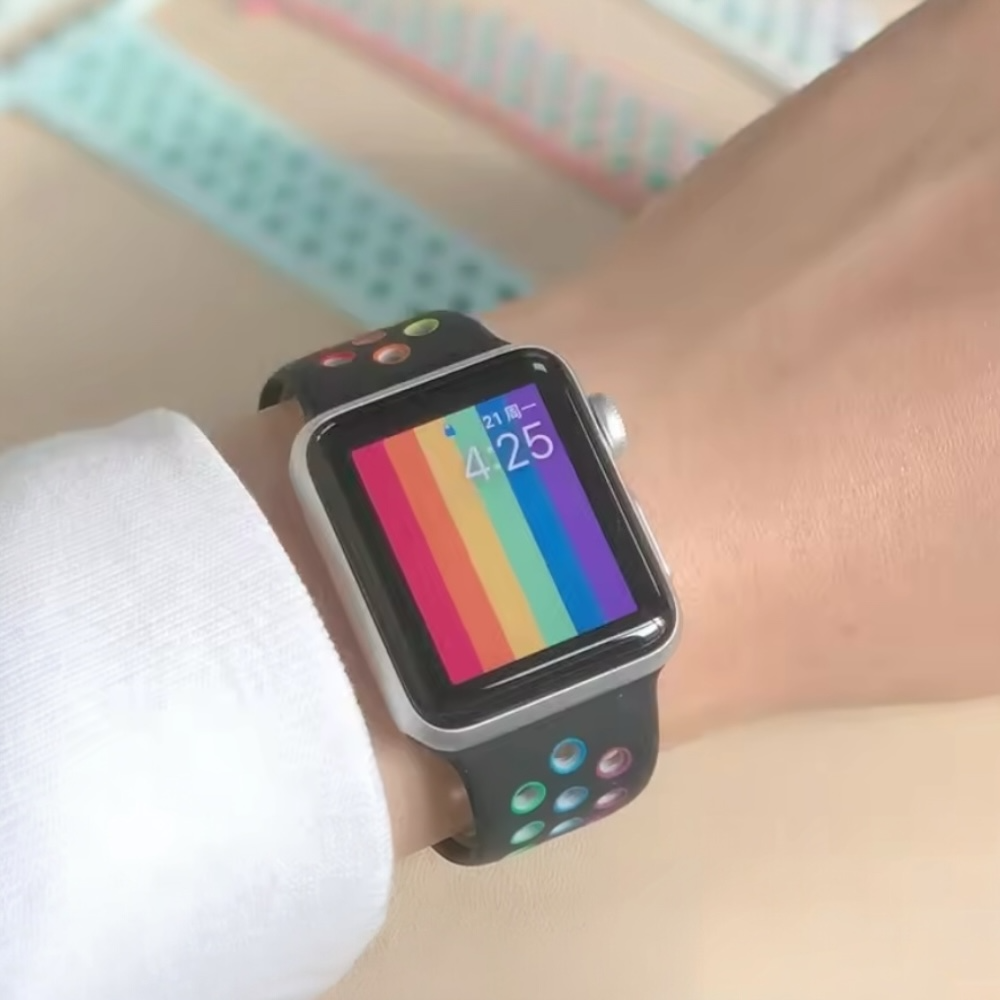 Pulsera - Deportiva negro  con agujeros de colores para Apple Watch