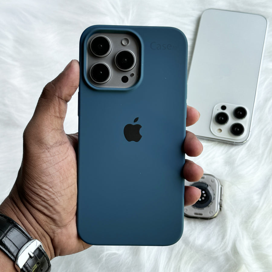 Estuche – Silicona Suave azul marino para iPhone 16 pro