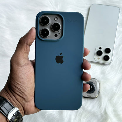 Estuche – Silicona Suave azul marino para iPhone 16 pro