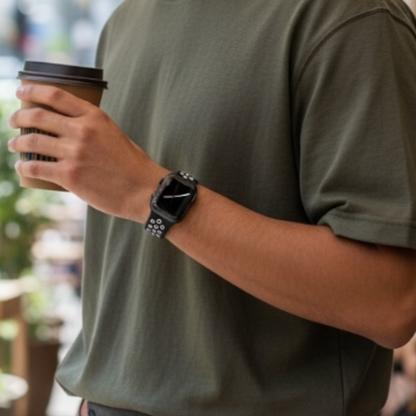 Pulsera - Deportiva de negro con agujeros blancos para Apple Watch