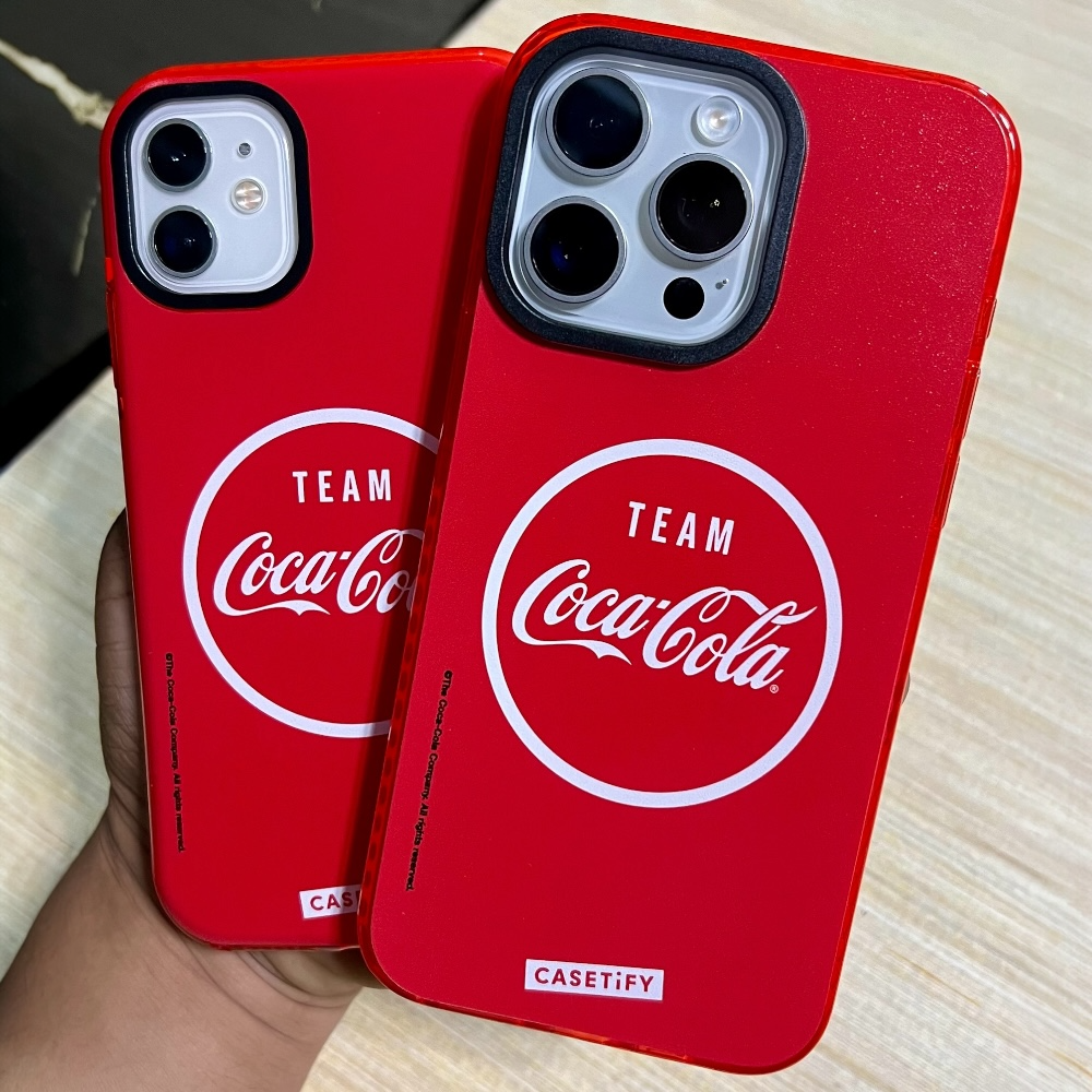Estuche - CocaCola Team para iPhone 15 pro