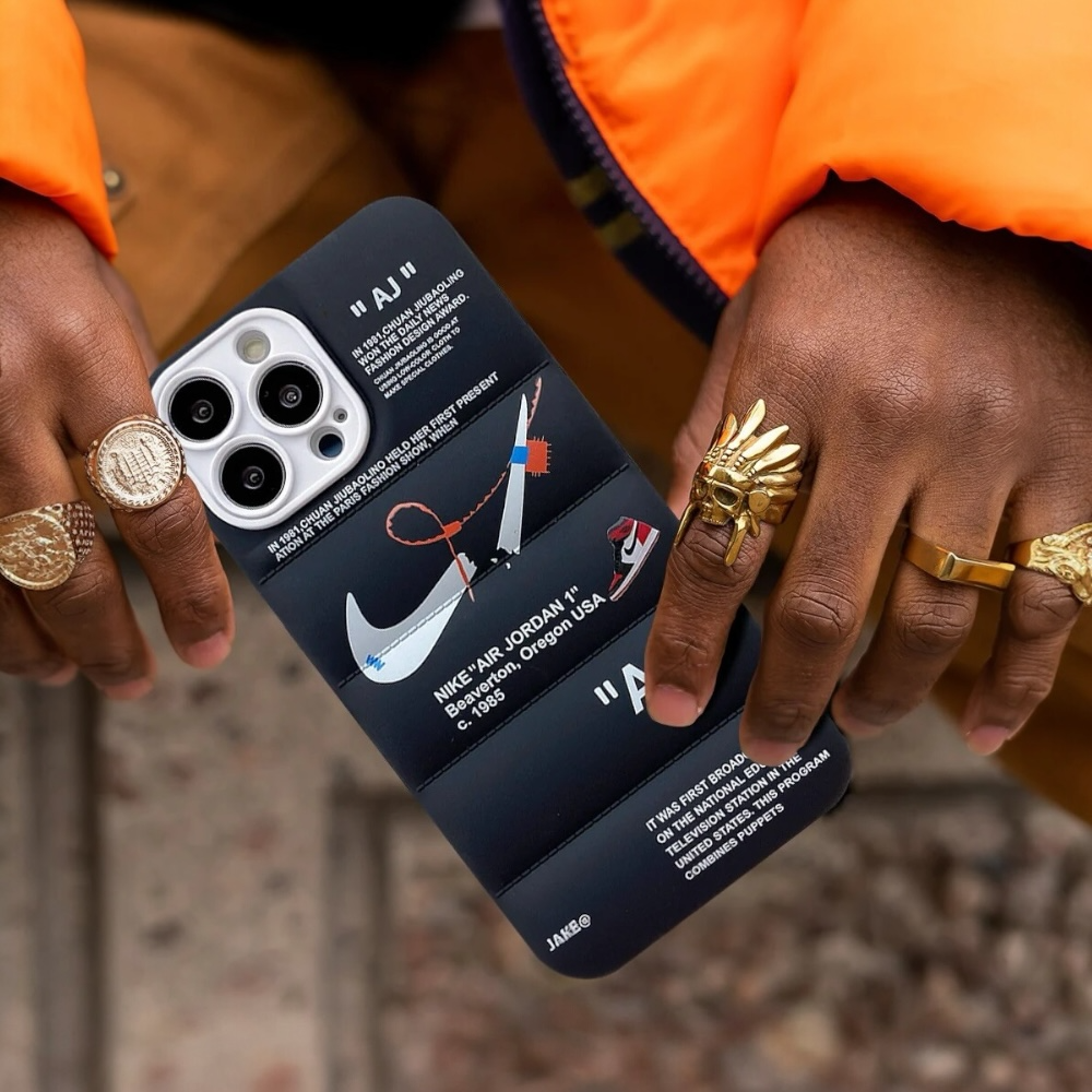 Estuche - Nike puffer negro para iPhone 14 Plus