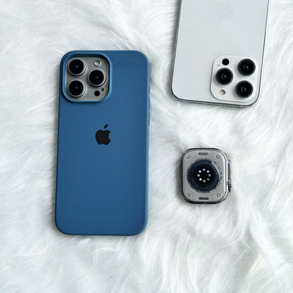 Estuche – Silicona Suave azul marino para iPhone 16 pro